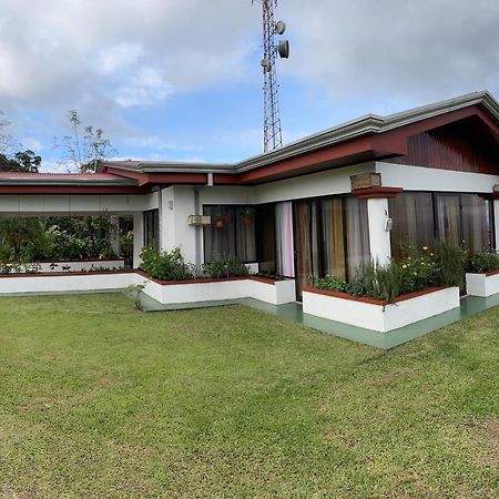 Las Pavitas Cottages La Fortuna Eksteriør billede